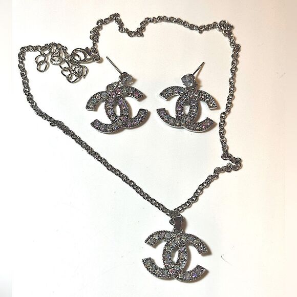 Silver Tone iridescent Crystal Necklace & Earring Set - Picture 1 of 8
